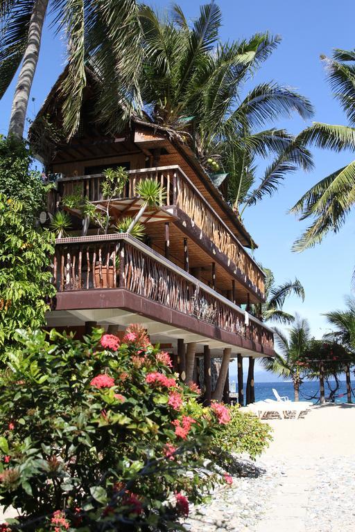 Bamboo House Beach Lodge & Restaurant Puerto Galera Bagian luar foto